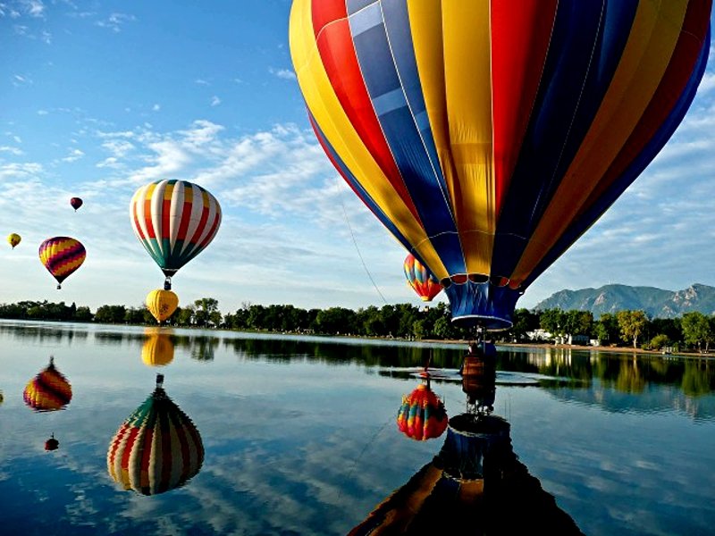 Flight on a hot air balloon