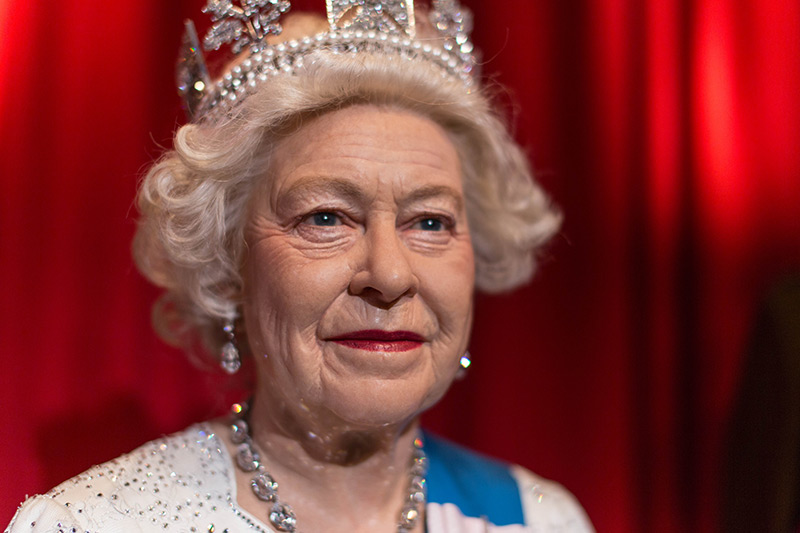 The wax Queen Elisabeth II in the Madame Tussouds Museum