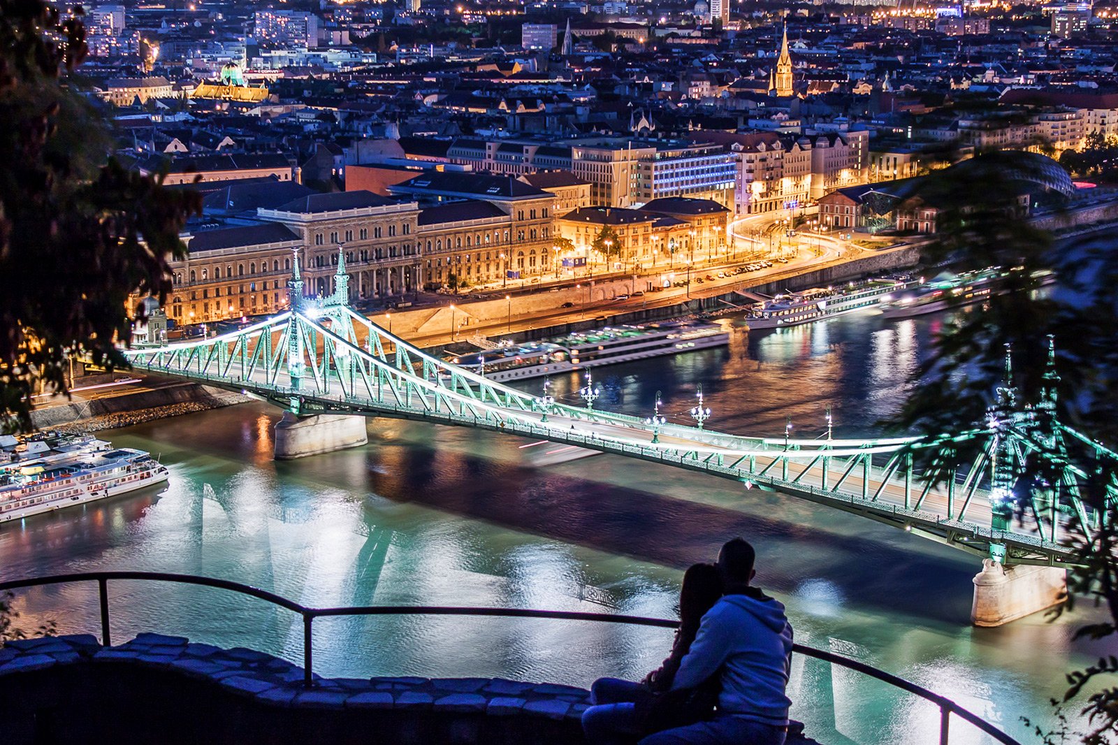 How to climb on the Gellert Hill in Budapest