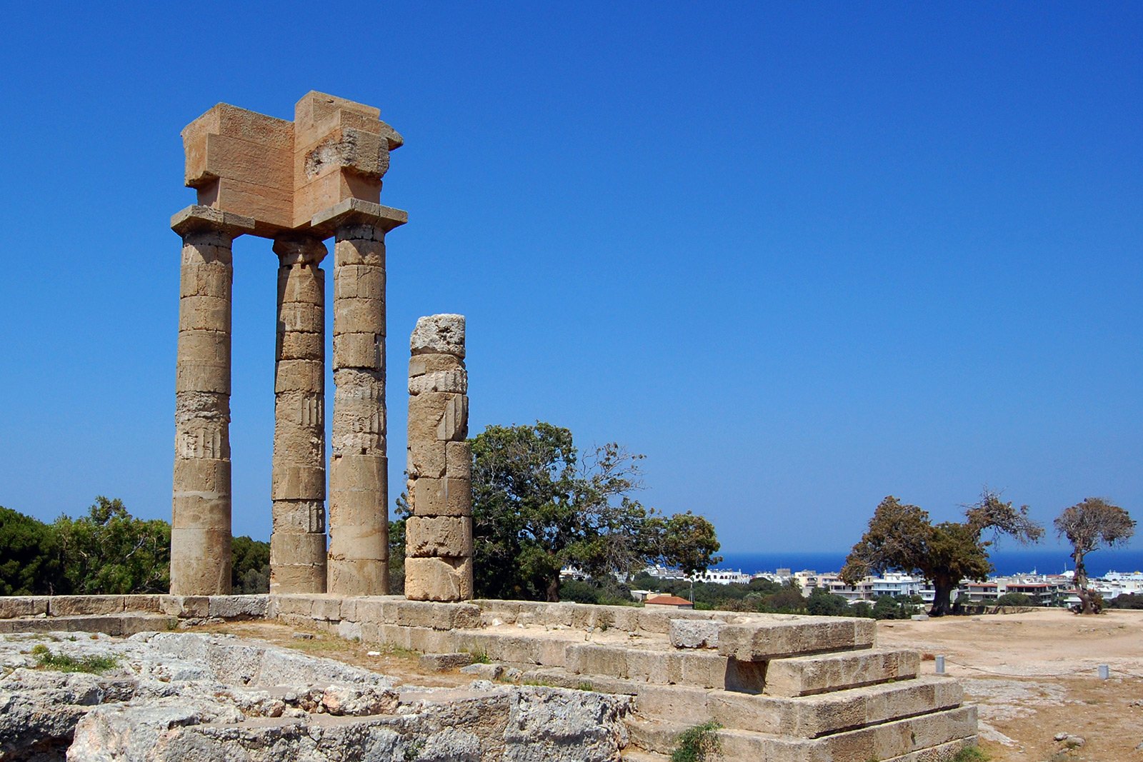 How to see the Acropolis of Rhodes on Rhodes