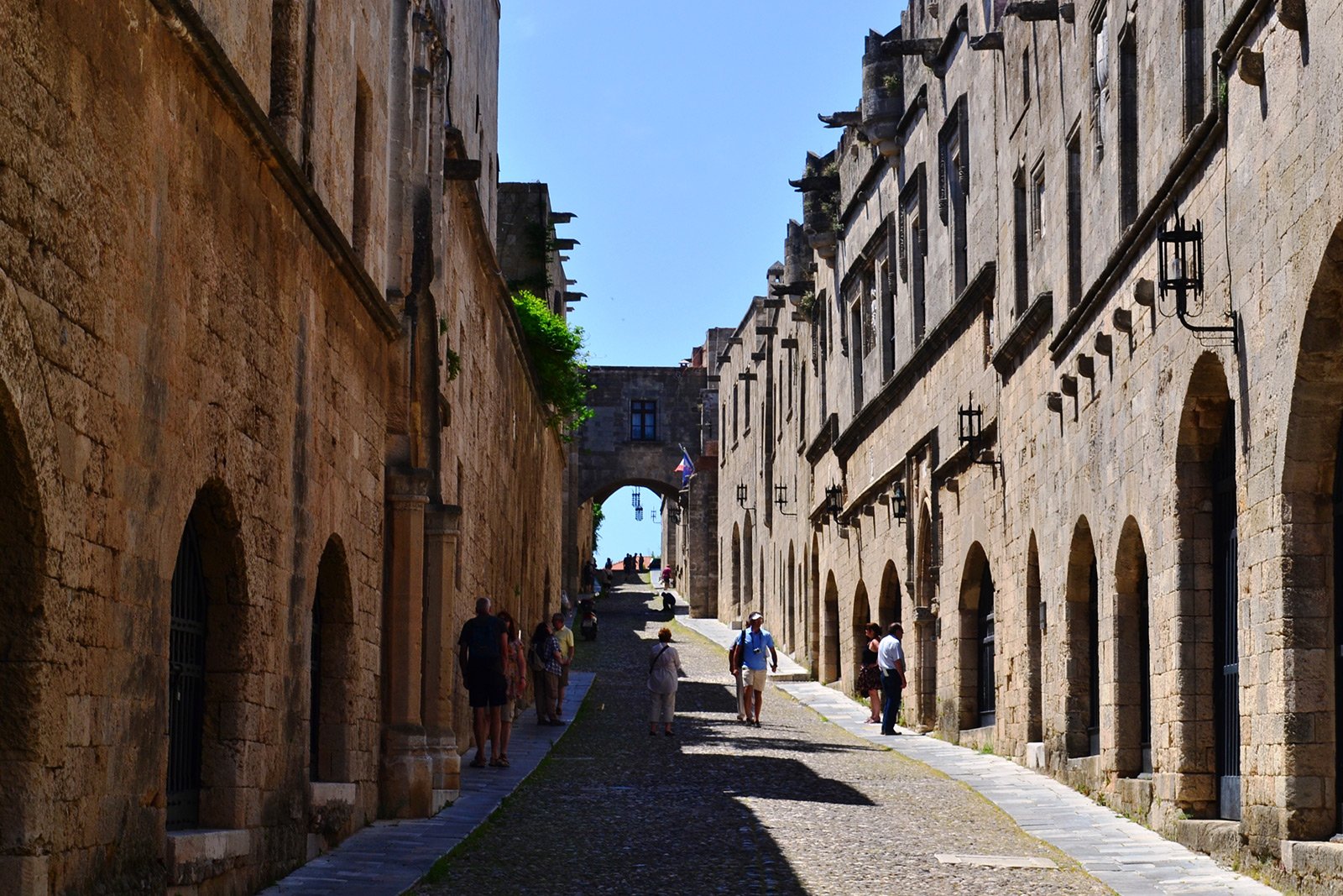 How to walk through the the Street of the Knights on Rhodes