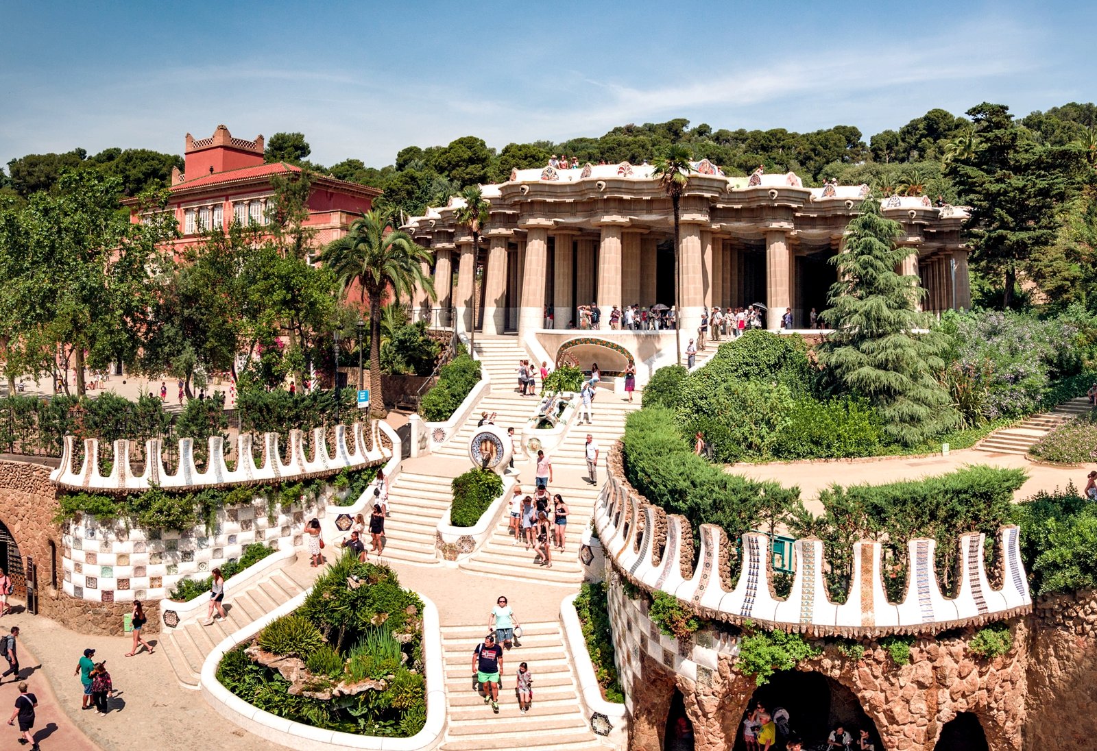 How to plunge into the fairy-tale world of Park Güell in Barcelona