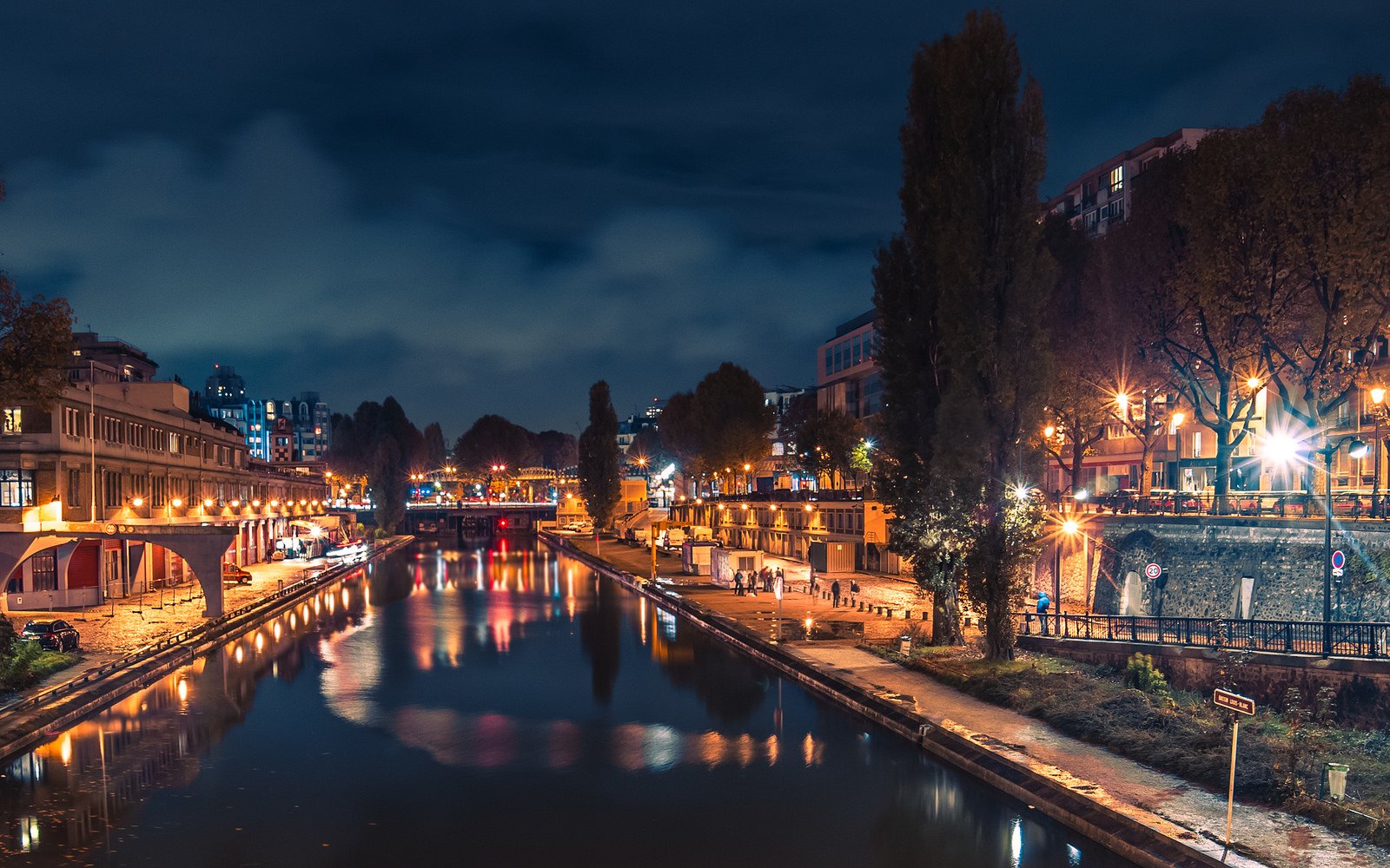 How to take a walk along the canal Saint-Martin in Paris