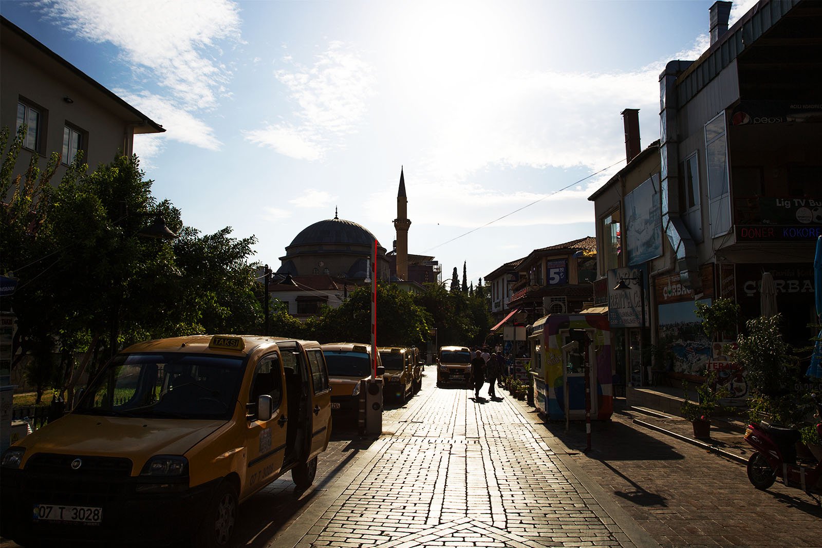 How to walk through the Kaleiçi district in Antalya