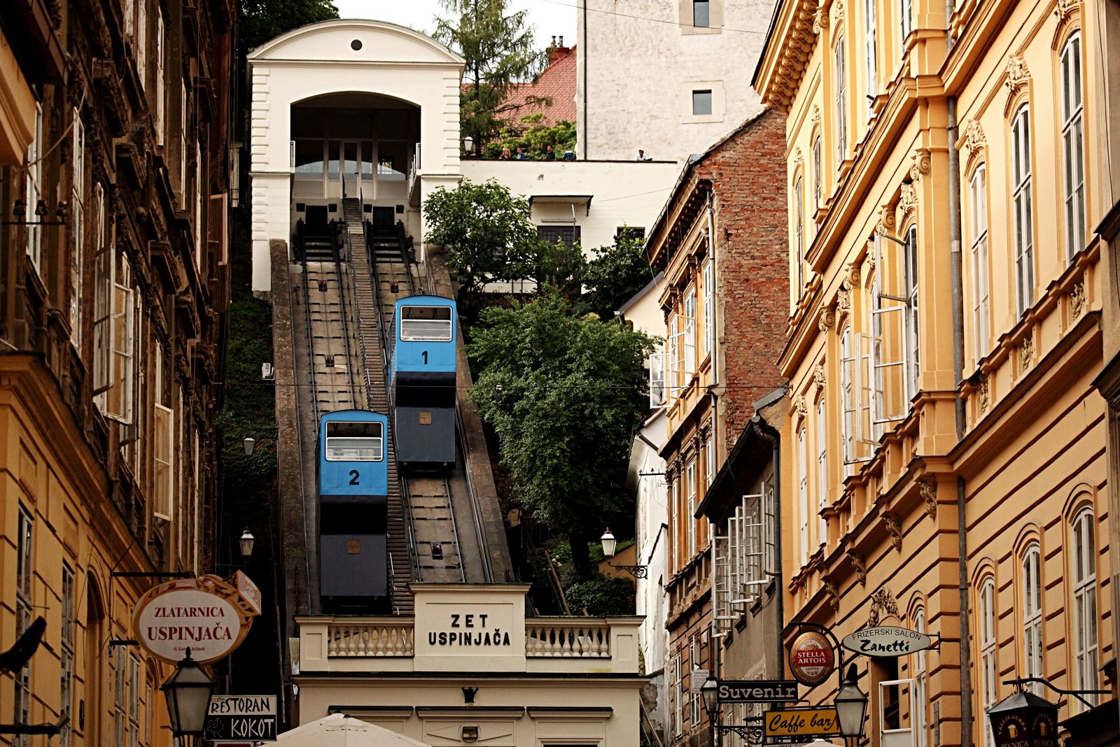 How to climb to the Gornji Grad on the funicular in Zagreb