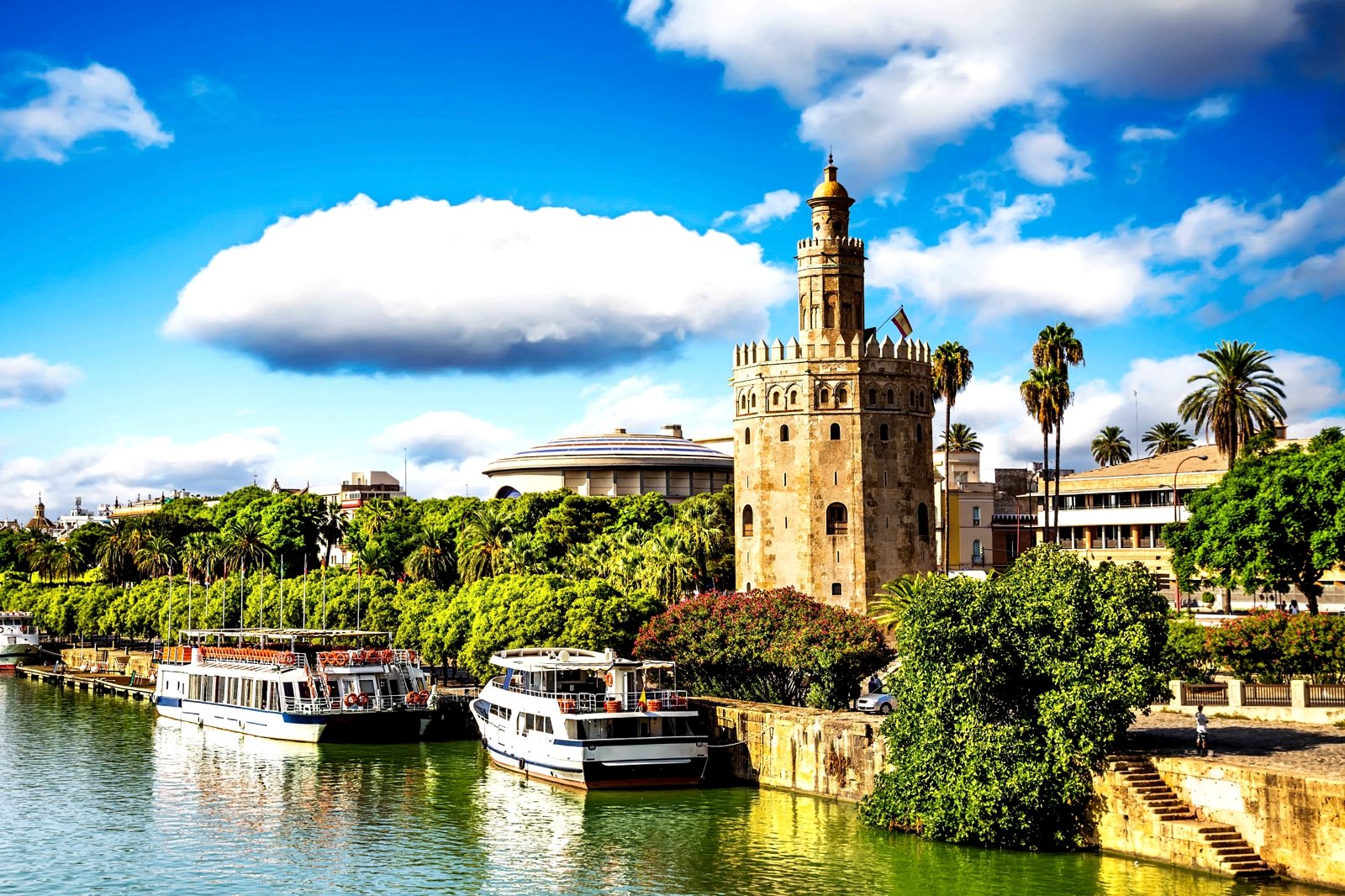 How to ride a river tram in Seville