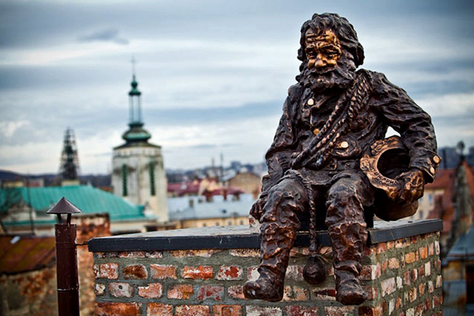 How to make a wish at the pipe chimney monument in Lviv