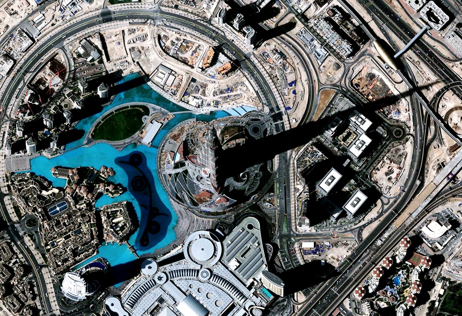 How to see the 8 kilometer shadow of Burj Khalifa in Dubai