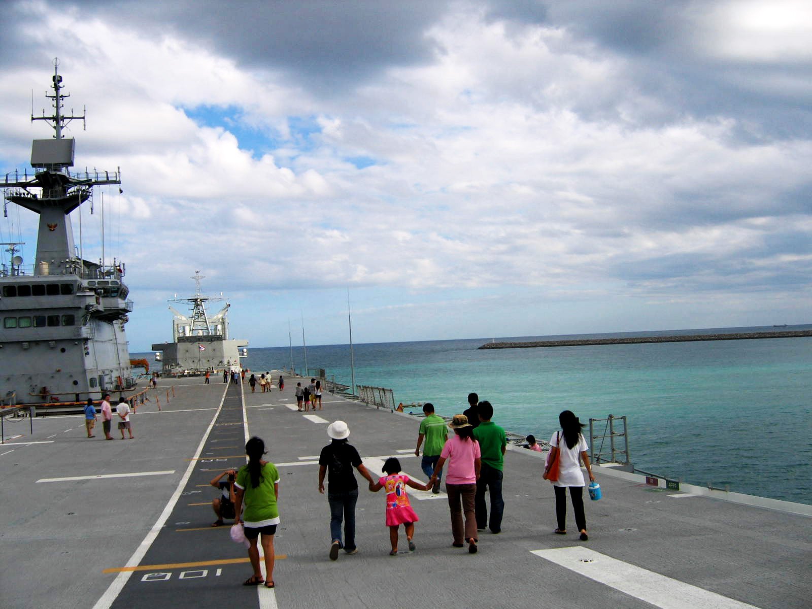 How to visit an operating aircraft carrier in Pattaya