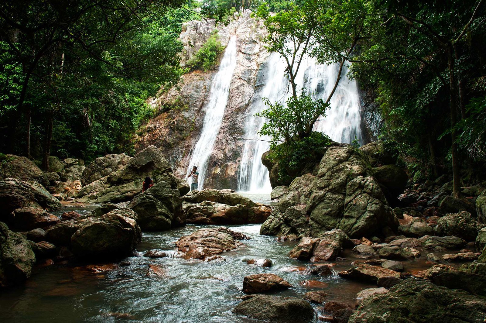 How to swim in Na Mueng 2 Waterfall on Koh Samui