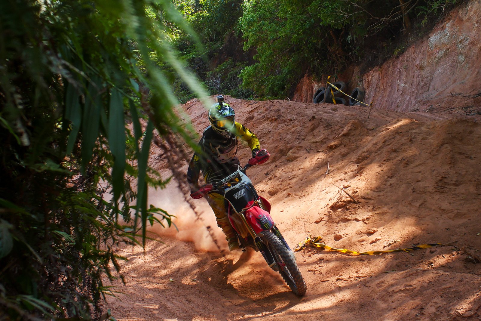 How to ride a motor-cross in the jungle in Phuket