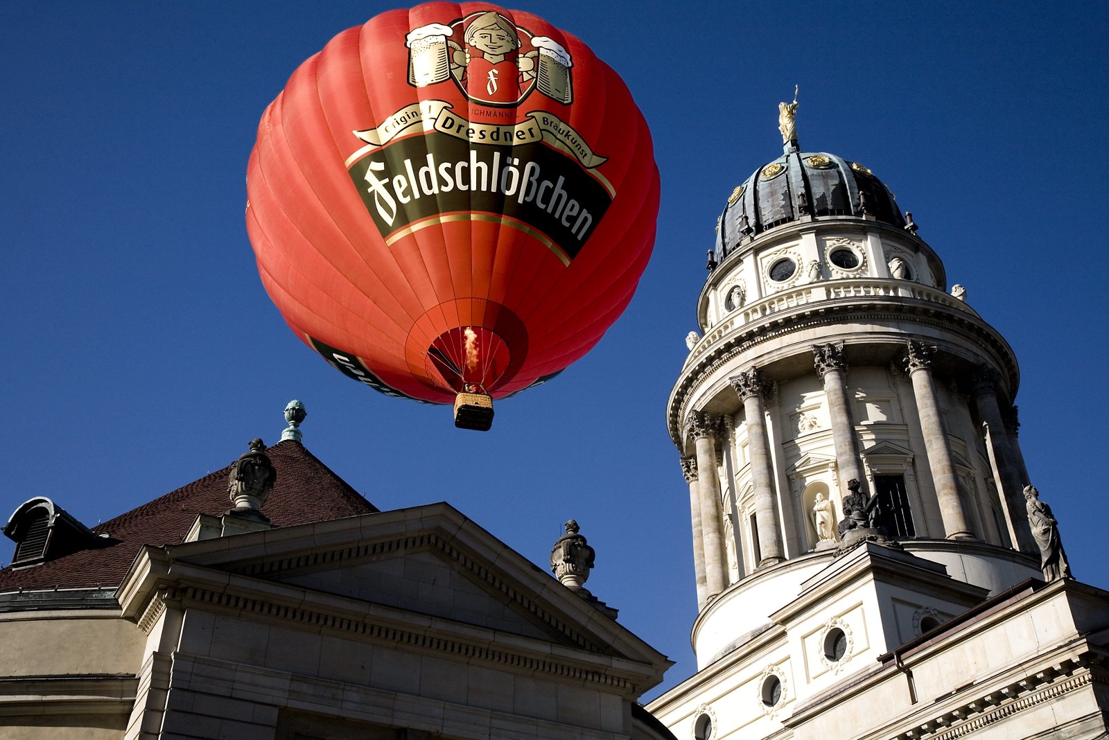 How to fly in a hot air balloon in Berlin