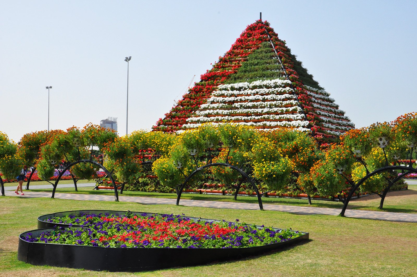 How to see a 10-meter Flower Pyramid in Dubai