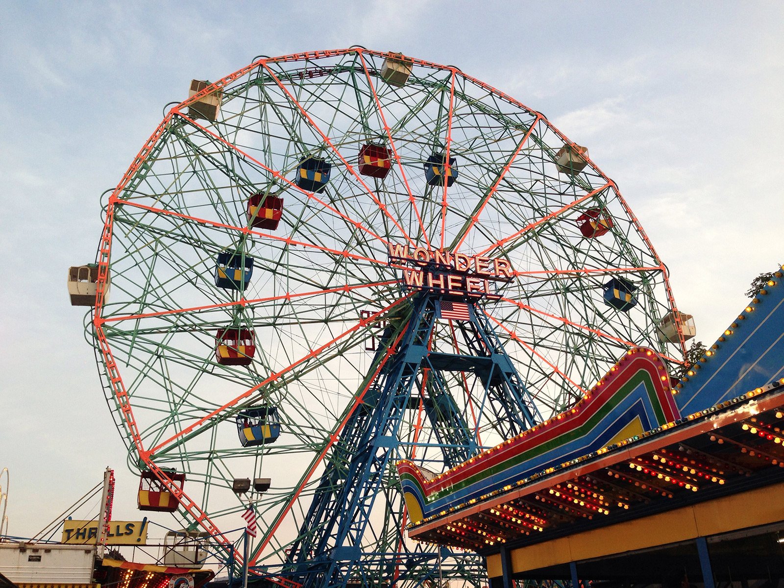 How to ride the Wonder Wheel in New York