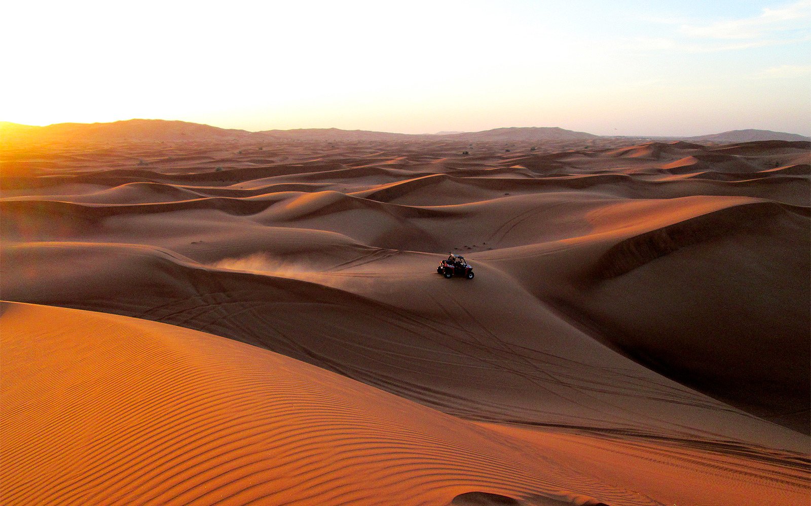 How to go buggy driving in the desert in Dubai