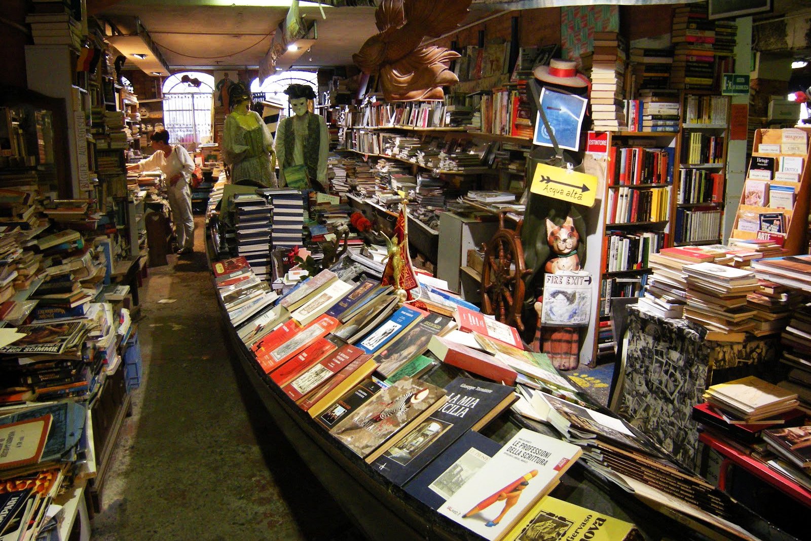 How to visit the unusual Acqua Alta bookshop in Venice