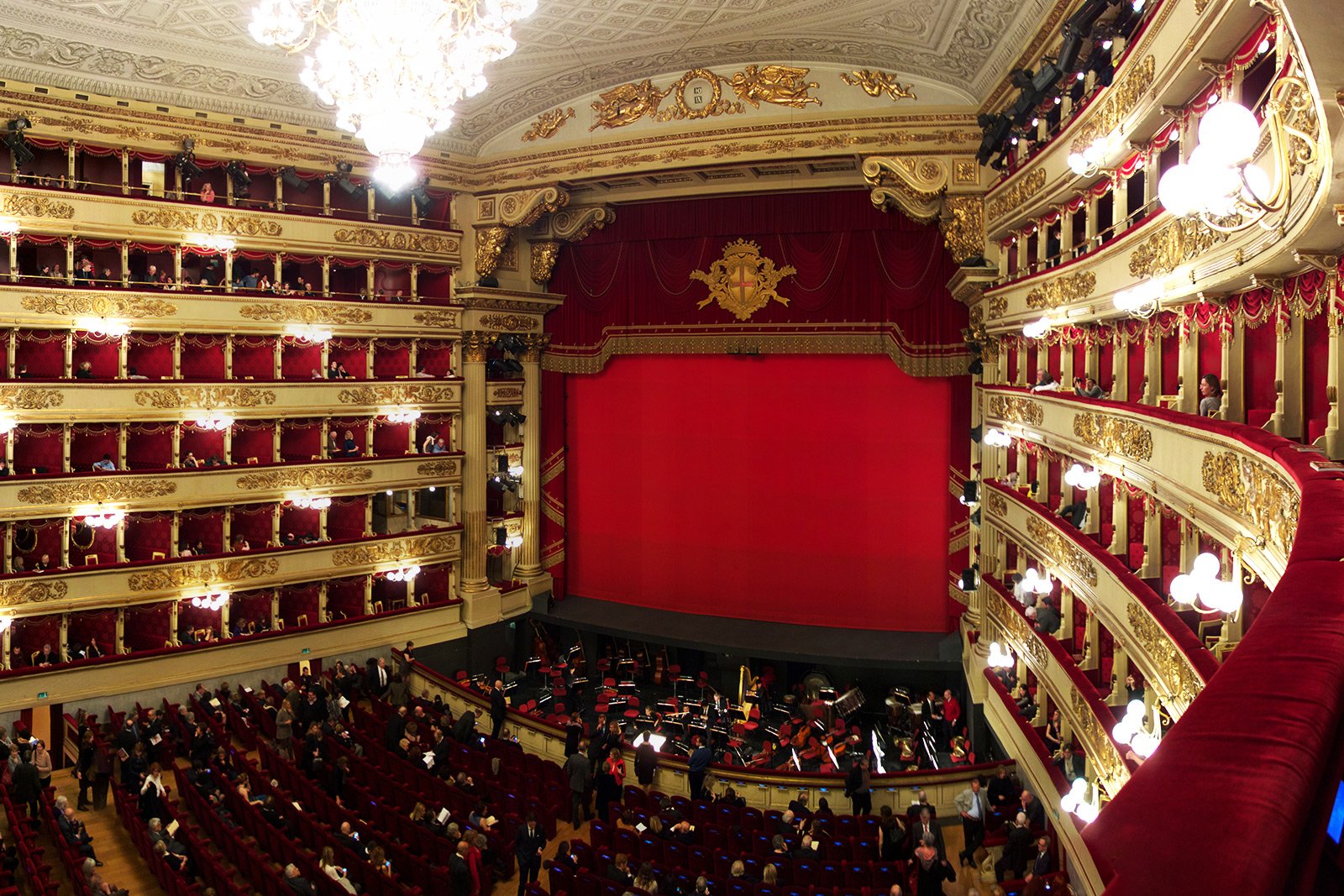 How to listen to opera at La Scala in Milan