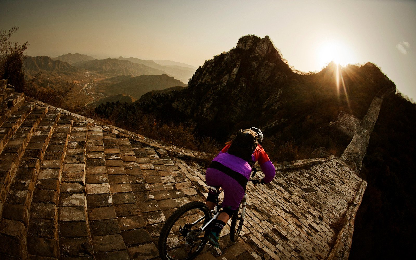 How to ride a bike on the Great Wall of China in Beijing