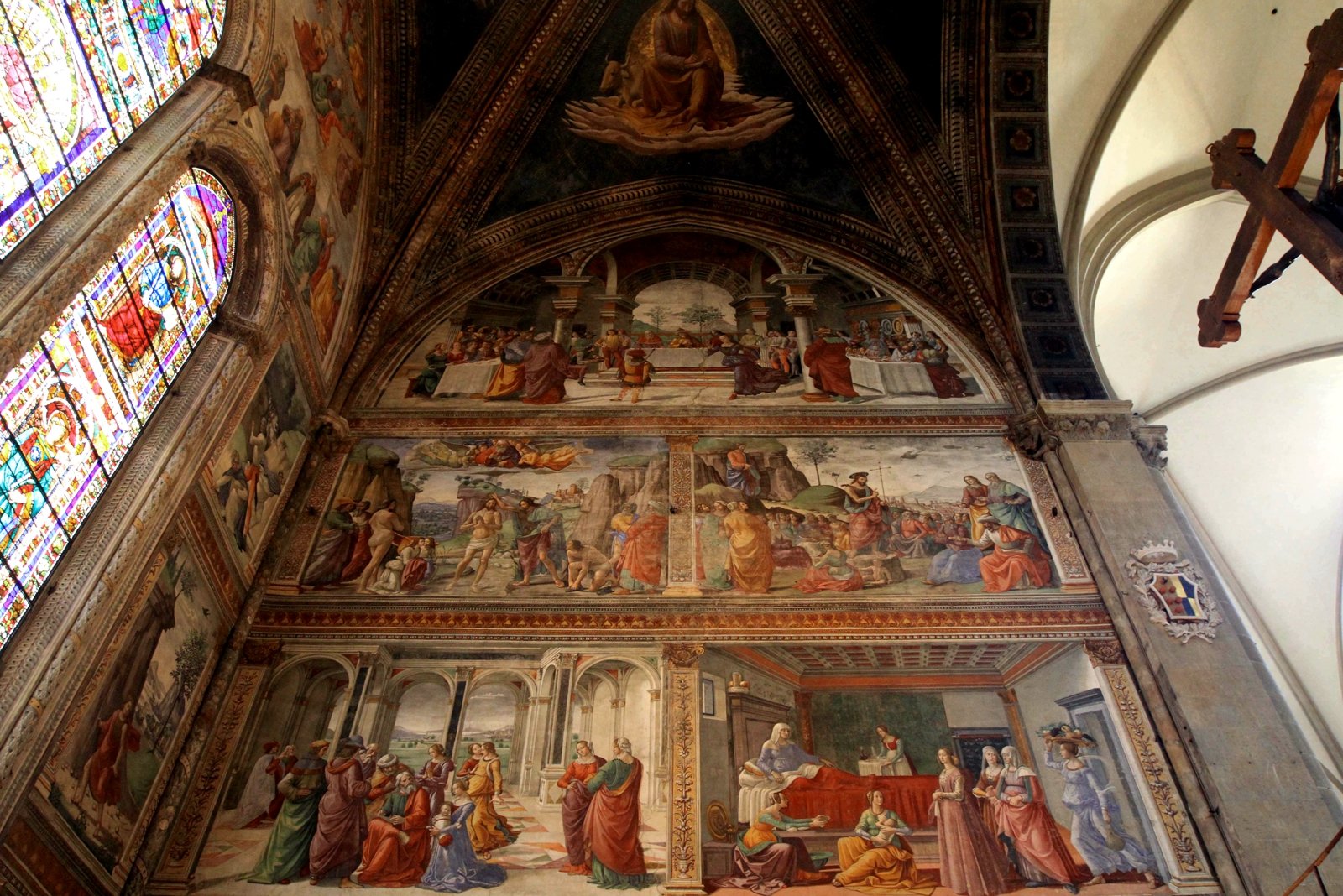 How to look at the frescoes in the church of Santa Maria Novella in Florence