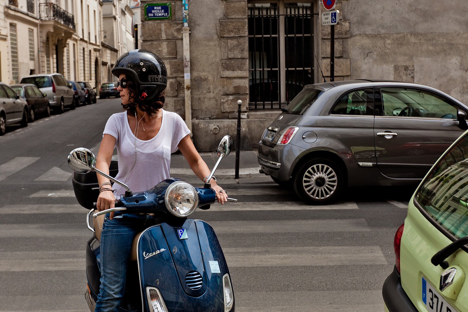 How to ride on retro scooter in Paris