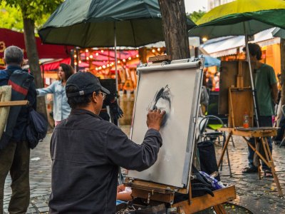 Buy a painting on Tertre Square in Paris