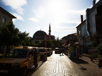 Walk through the Kaleiçi district in Antalya