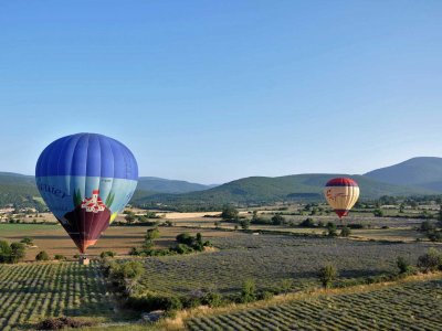 Fly in a hot air balloon over Provence in Cannes