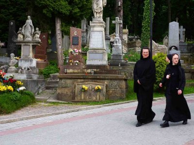 Take a walk through the Lychakiv Cemetery in Lviv
