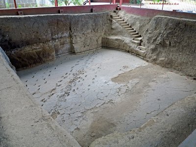 Visit museum "Ancient footprints of Acahualinca" in Managua
