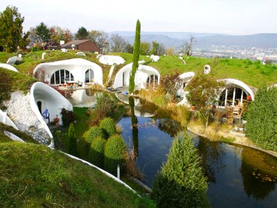 See modern earth houses in Zurich