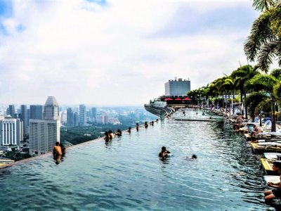 Swim in the highest swimming-pool in Singapore