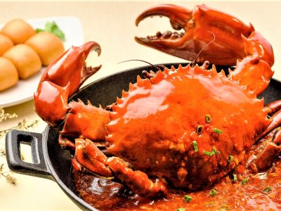 Try chilli crab in Singapore