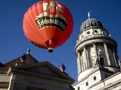 Fly in a hot air balloon in Berlin