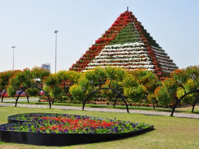 See a 10-meter Flower Pyramid in Dubai