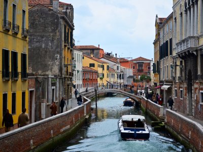 Drive a motor boat through Venice canals in Venice