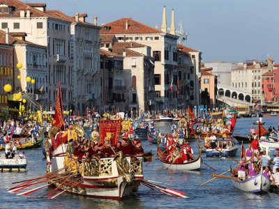 Watch the Historical Regatta in Venice
