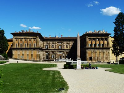 Visit Palazzo Pitti in Florence