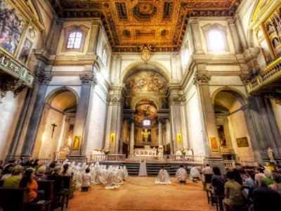 Listen to the sacred songs of monks in Florence