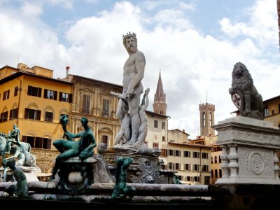 Admire the sculpture on Piazza della Signoria in Florence