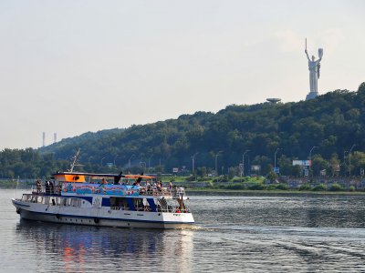 Ride along the Dnieper on the river tram in Kiev