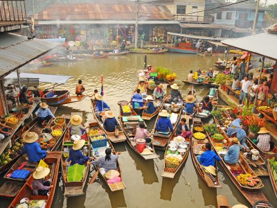 Damnoen Saduak Floating Market in Bangkok