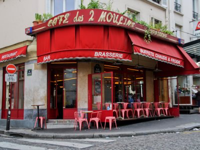 Cafe des Deux Moulins in Paris