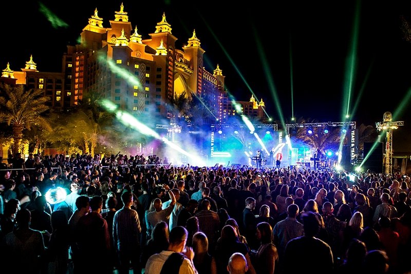 Beach party, Dubai