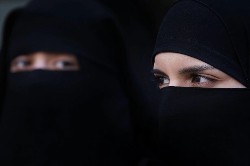 Try on niqab, Dubai