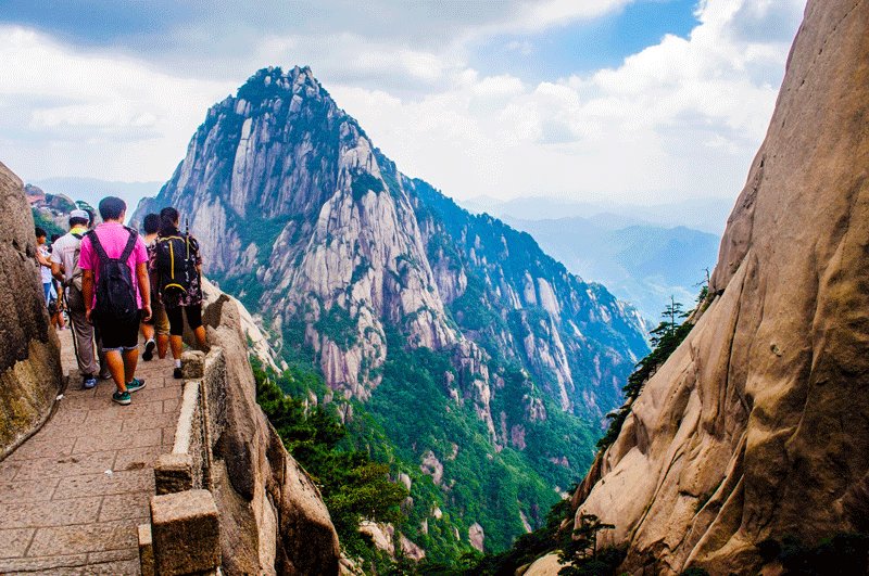 The way to the bridge of immortals lies through the mountains, Hangzhou