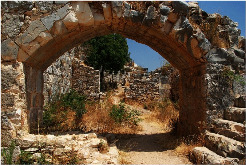 The arch inside the Montfort fortress, Haifa