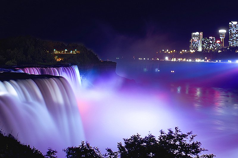 Niagara Falls at night, Toronto