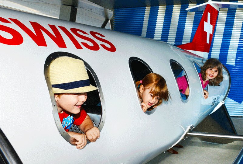 Kids amusement on the observation deck B, Zurich