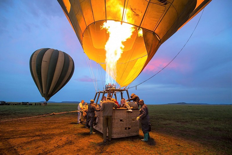 A balloon basket holds up to 16 people, Arusha