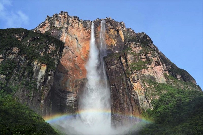 You can watch the rainbow at the foot of the fall, Caracas